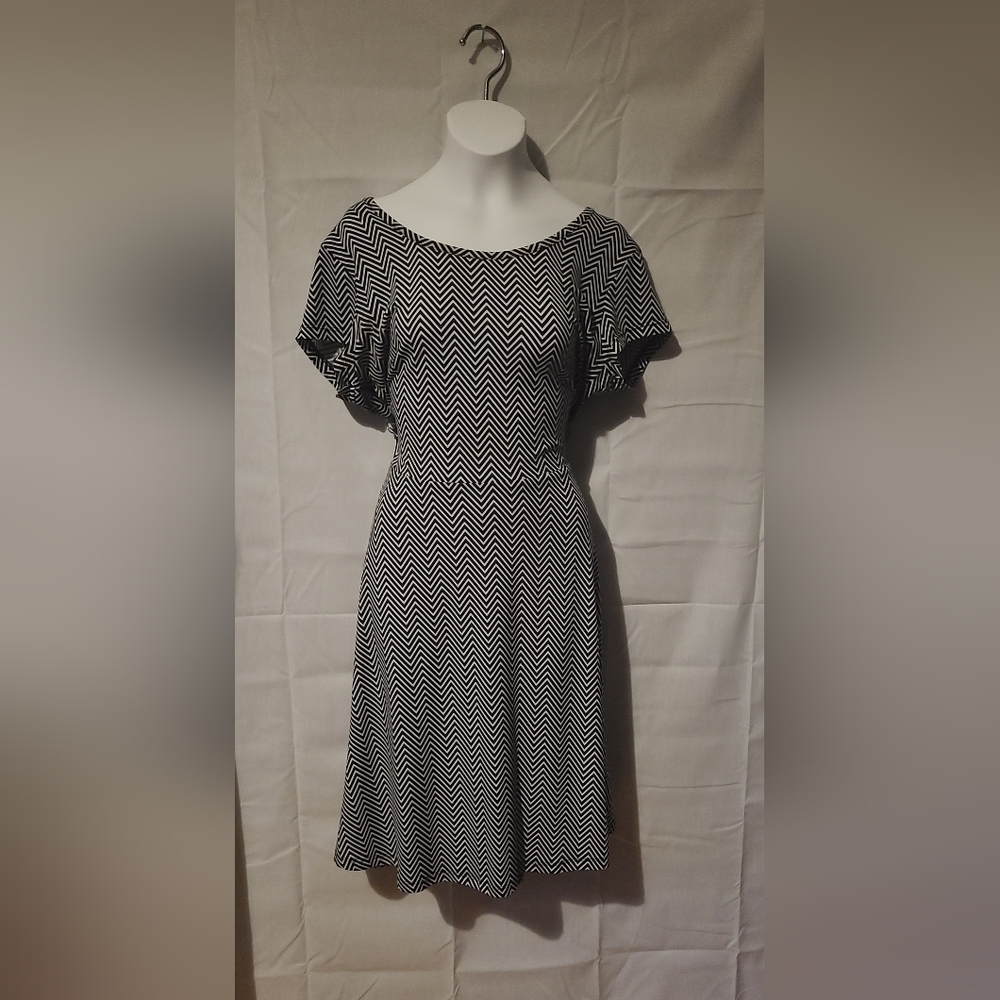 Michael michael Kors Midi cheveron dress size Medium